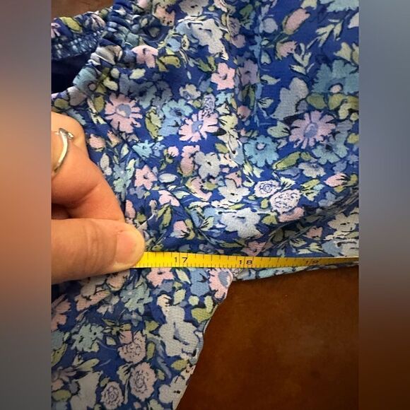 Wild Fable Blue Floral Puff Sleeve Crop Top With Lattice Back NWT Large or XL - Picture 9 of 12